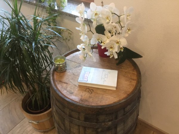 Fasstisch Whiskyfass als Stehtisch Eichenfass gebraucht Tischfass Holzfass rustikal